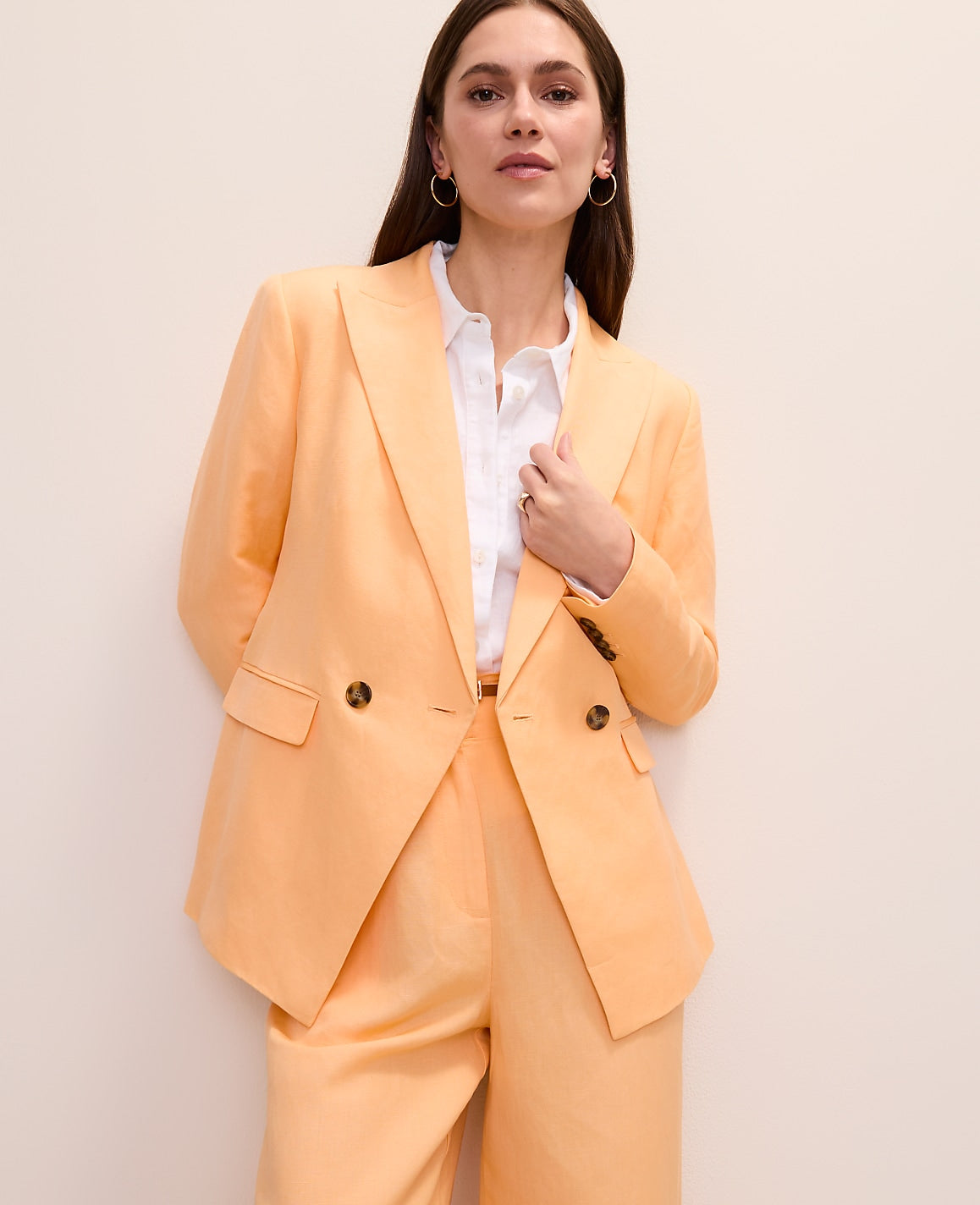 The Petite Cutaway Blazer in Linen Blend | Ann Taylor