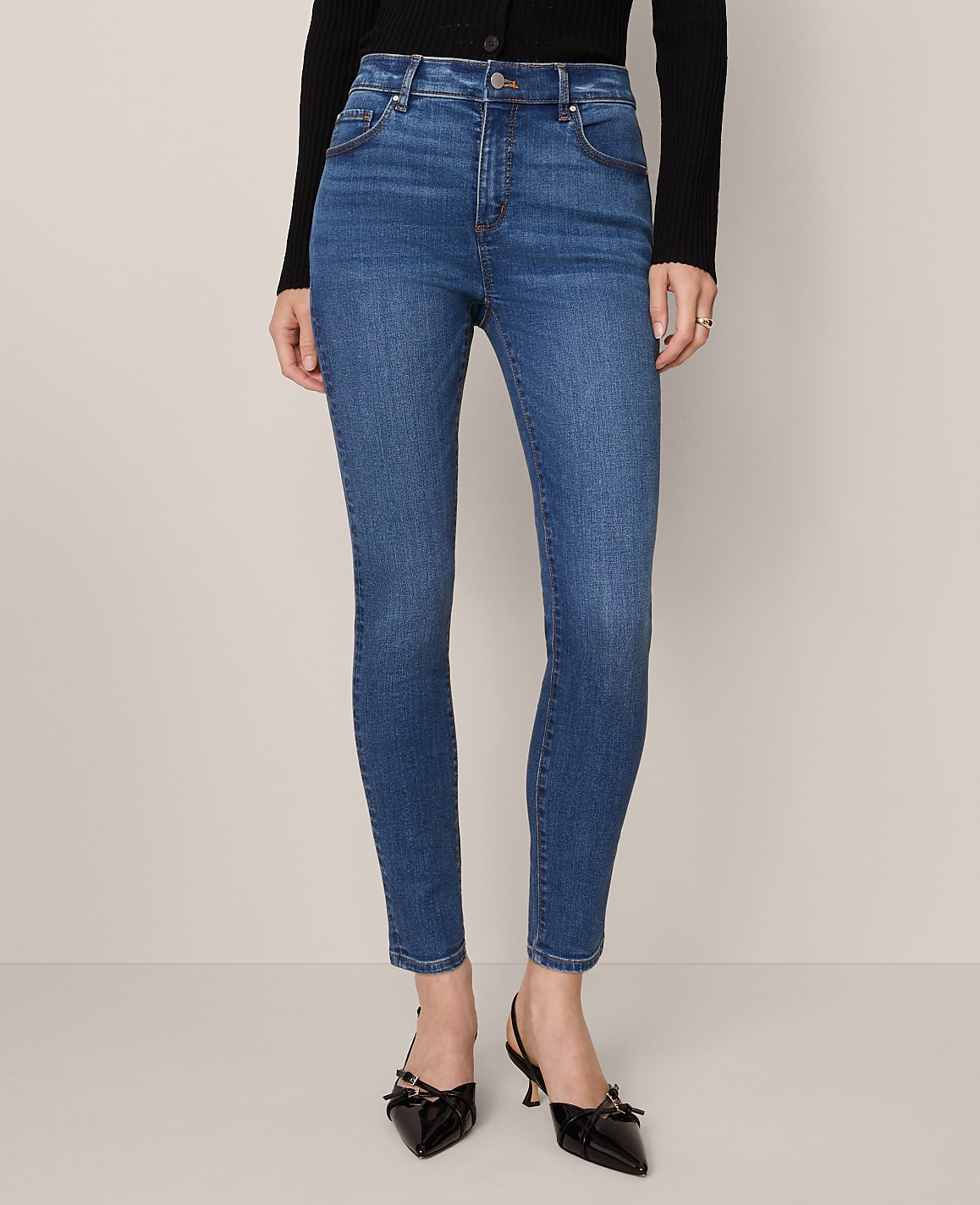 Mid Rise Skinny Jeans in Classic Wash — Curvy Fit | Ann Taylor