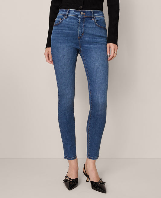 Mid Rise Skinny Jeans in Classic Wash — Curvy Fit | Ann Taylor