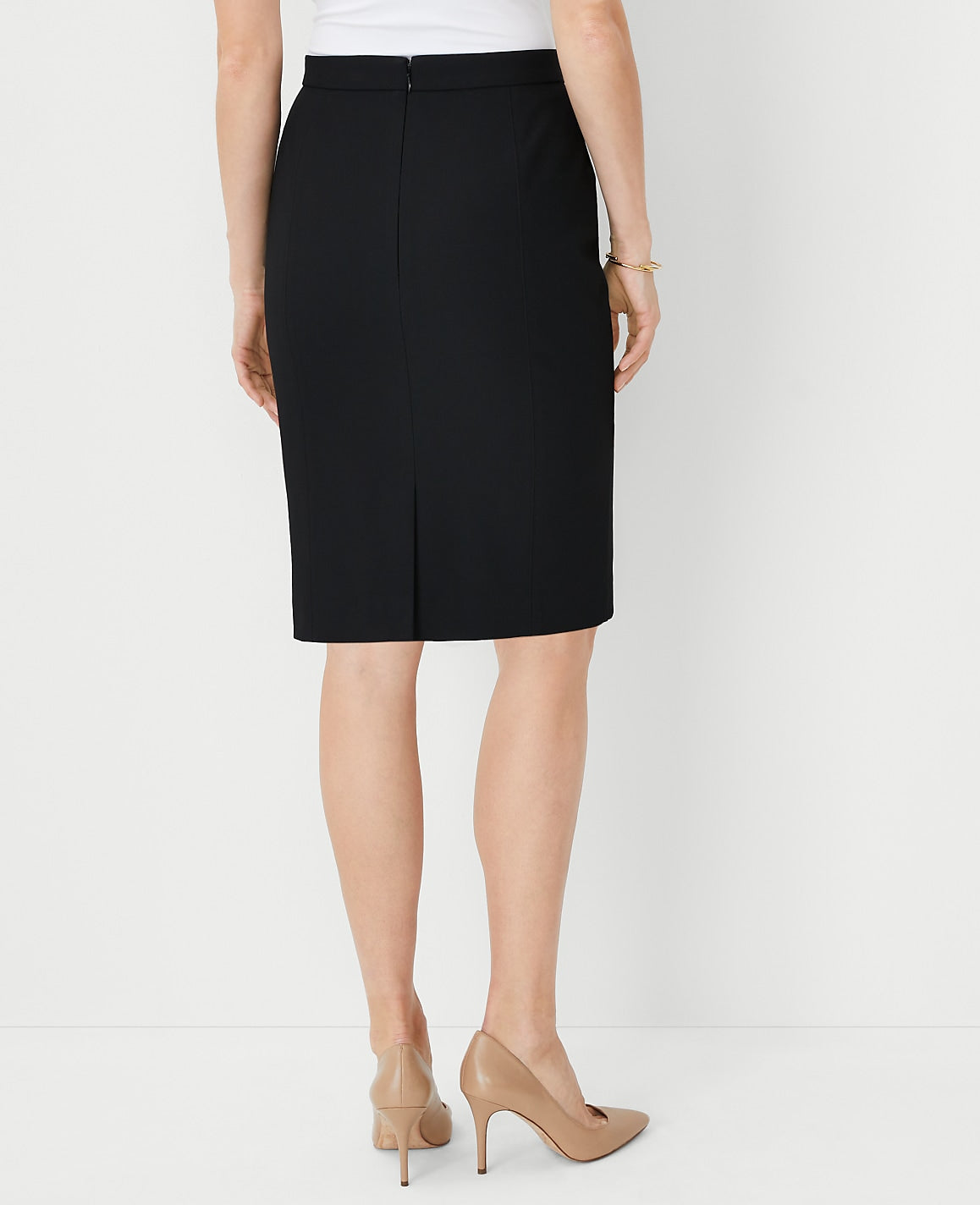The Seamed Pencil Skirt in Bi-Stretch — Curvy Fit | Ann Taylor