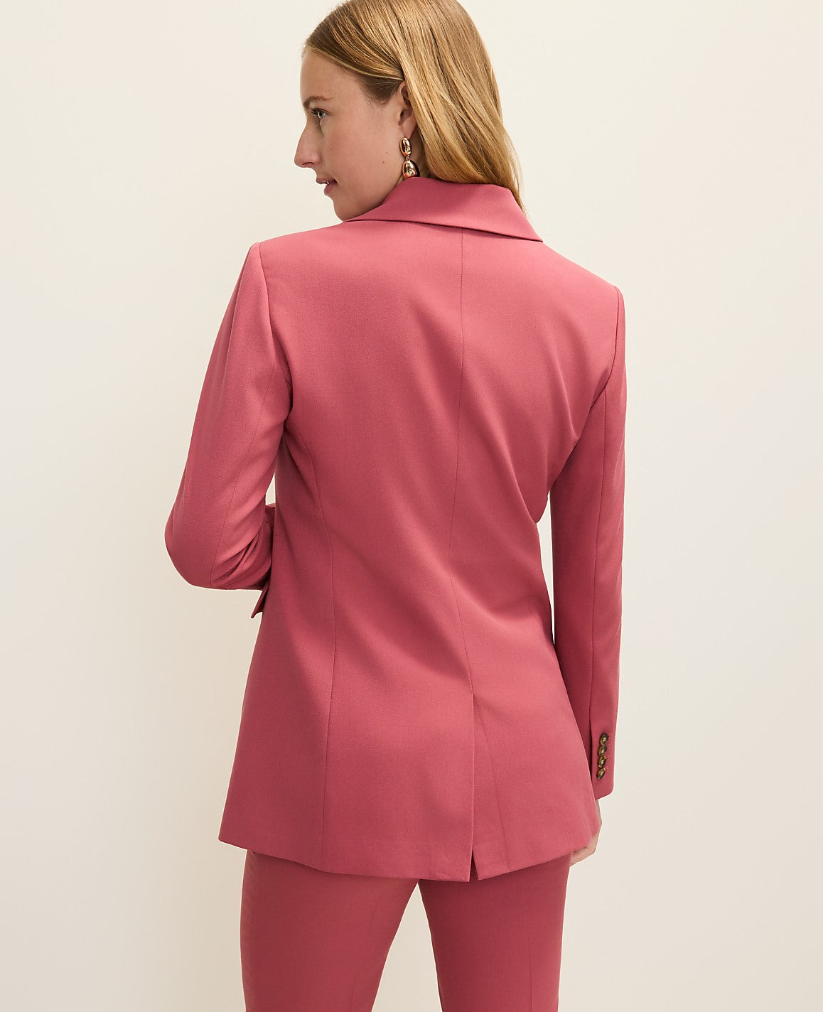The Petite Fitted Long Blazer | Ann Taylor