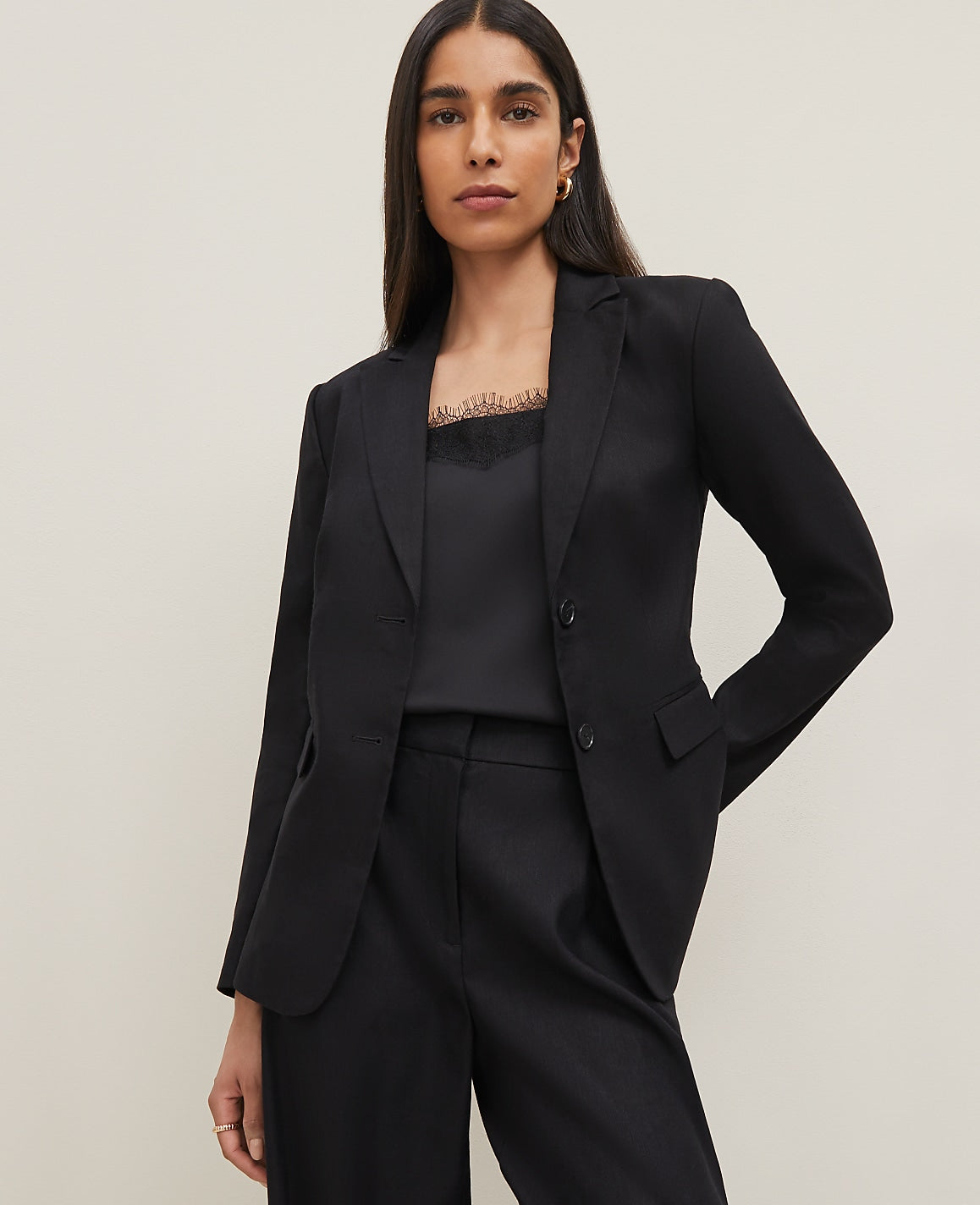The Notched Two Button Fitted Blazer in Linen Blend | Ann Taylor