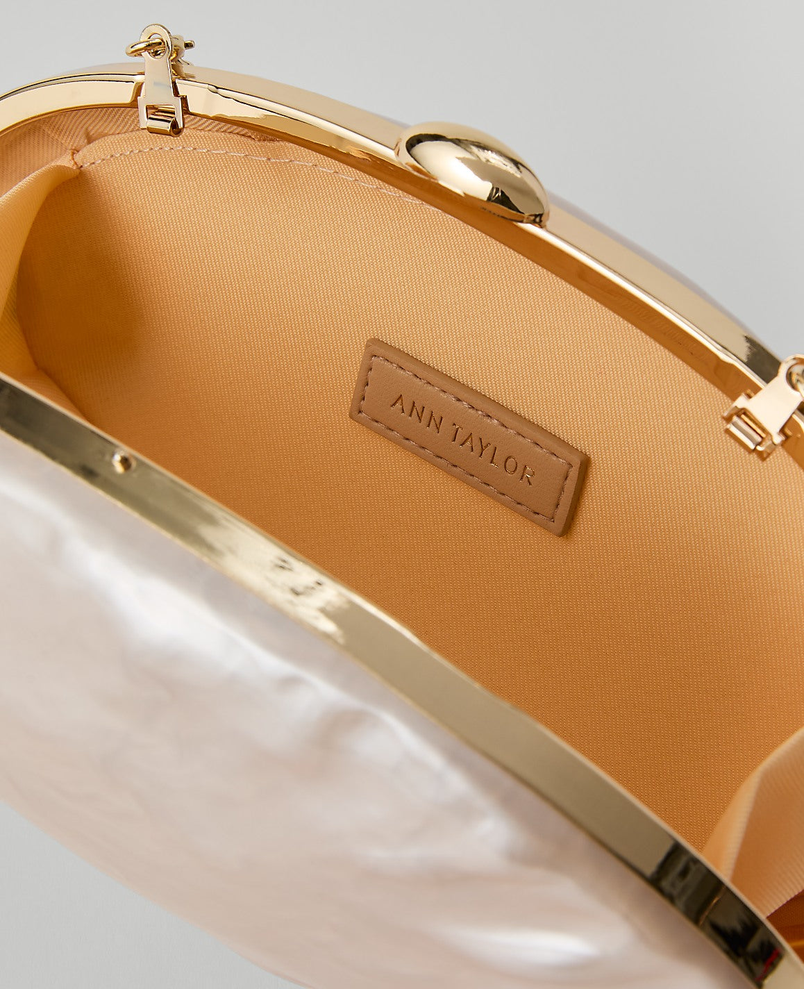 Pearlized Crossbody Bag | Vinci Leather