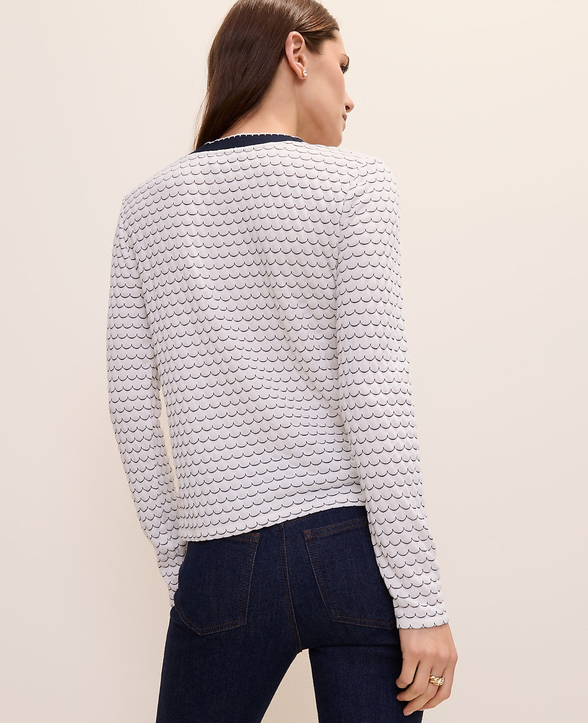 Scalloped V-Neck Cardigan | Vinci Leather