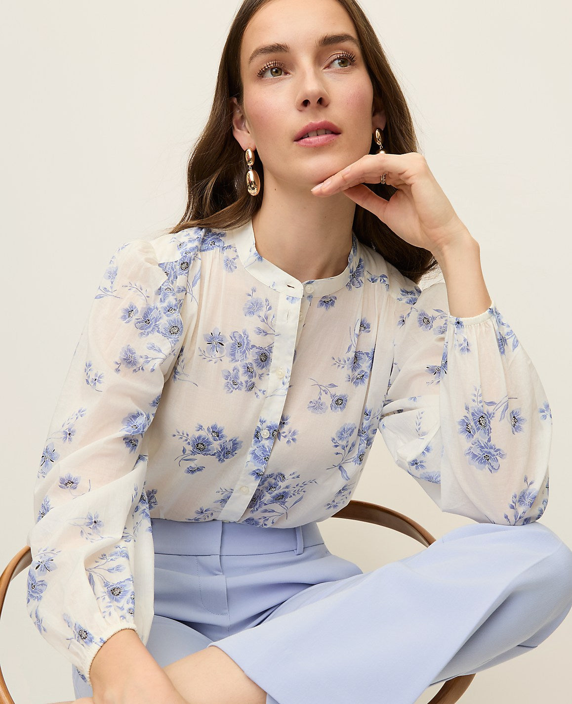 Floral Embroidered Collar Blouse | Vinci Leather